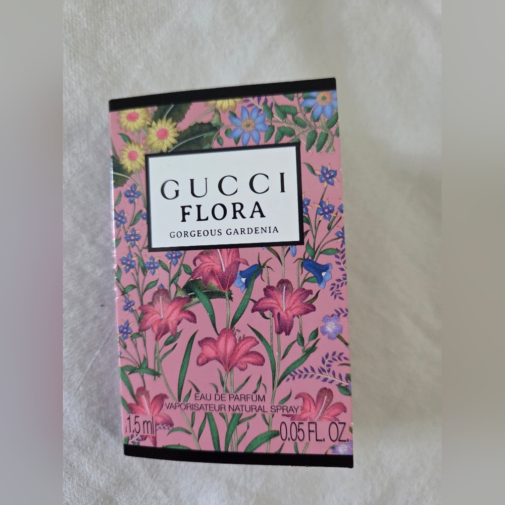 Gucci Flora Gorgeous Gardenia Mini Version Plus Sample - Picture 3 of 4